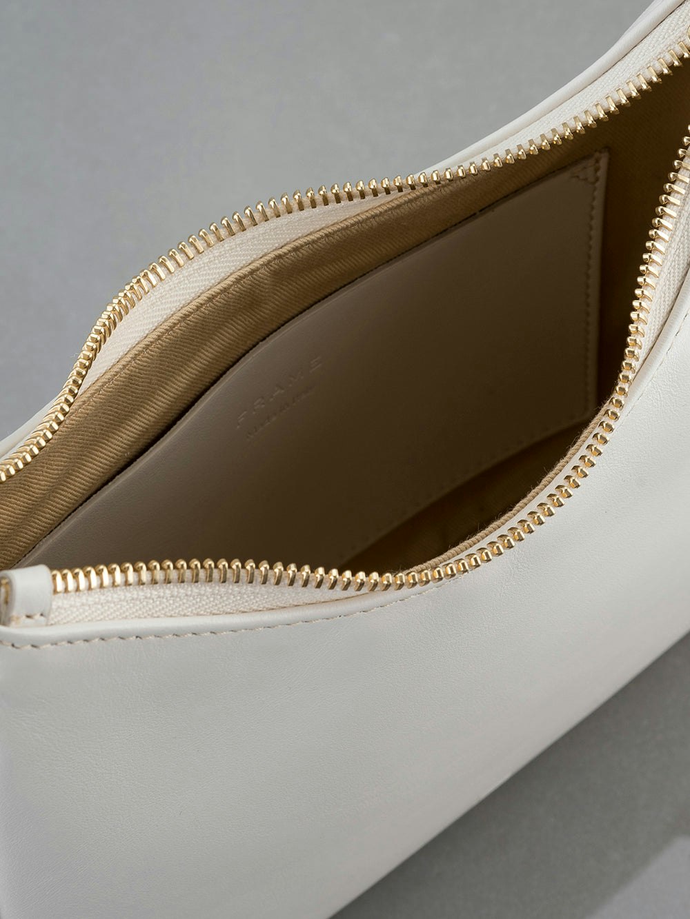 handbag inside view alt:hover alt:size alt:fit2